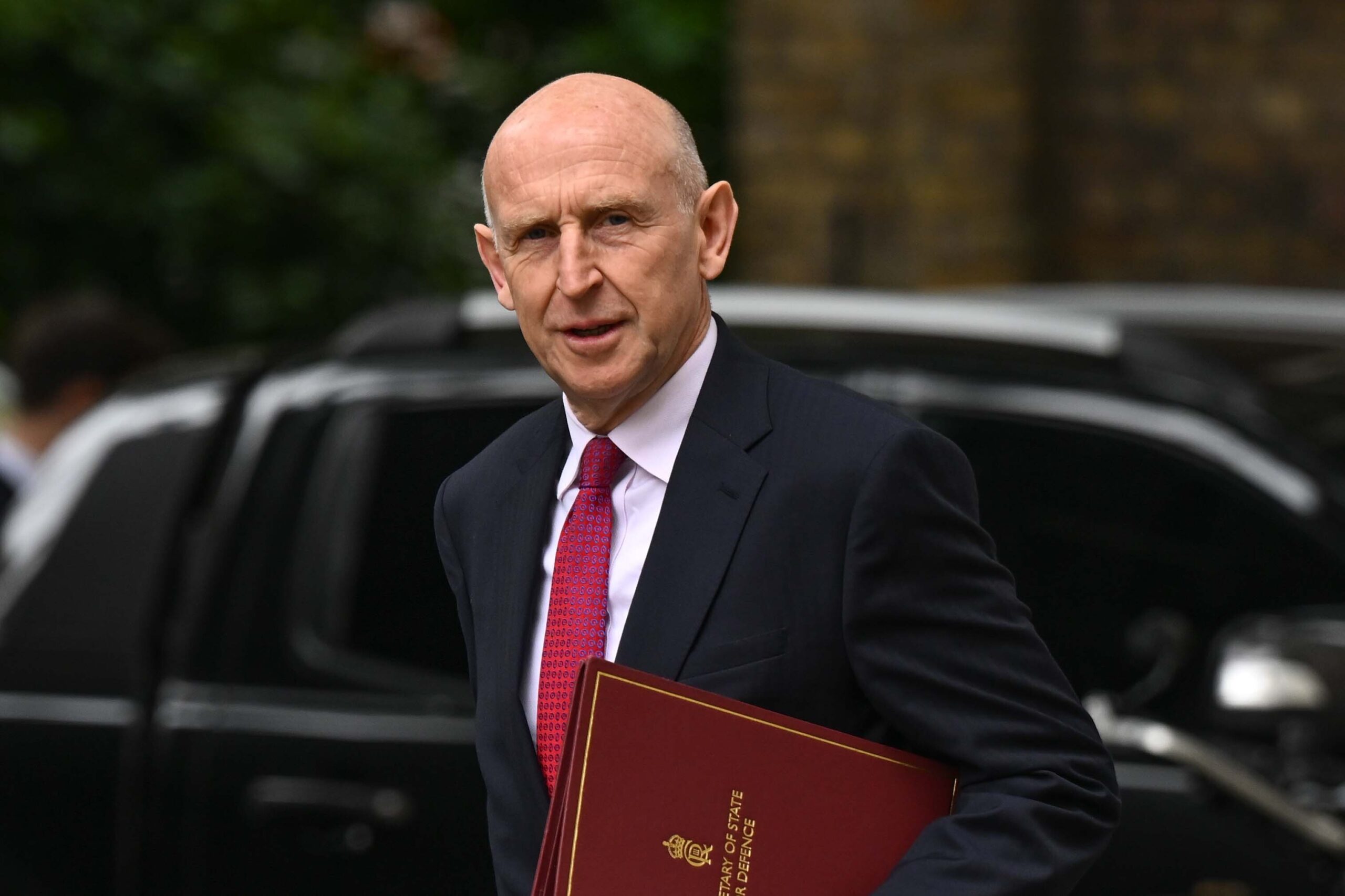 John Healey, el nuevo secretario de Defensa, está planeando una revisión del presupuesto de defensa