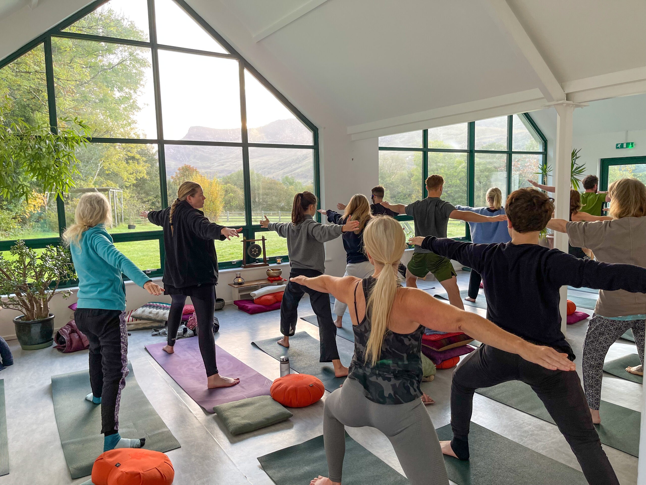 El yoga es popular en los retiros en silencio, como este en el norte de Gales organizado por la organización Samadhi